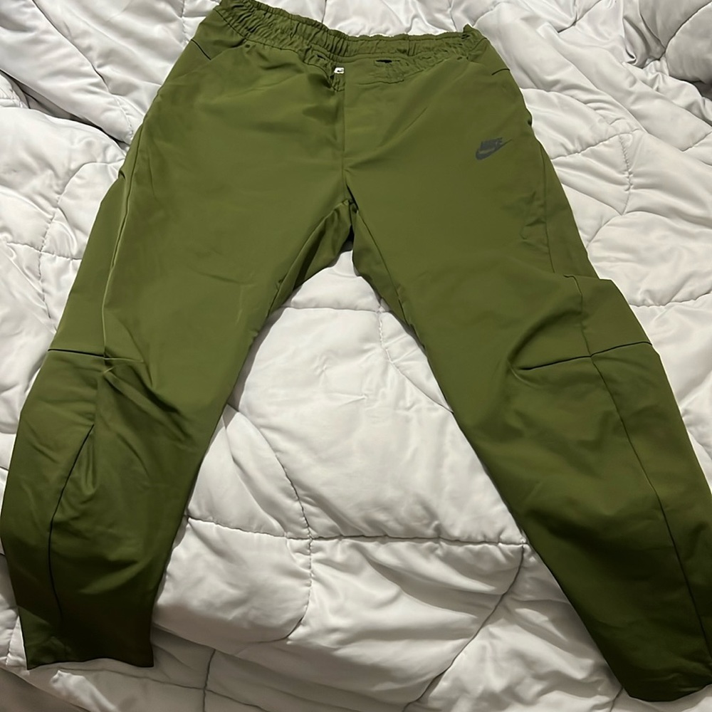 Nike sportswear tech commuter pants